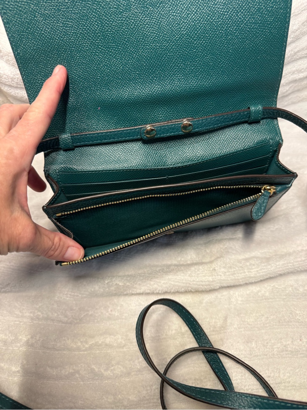 Coach wallet/crossbody. - Picture 3 of 4
